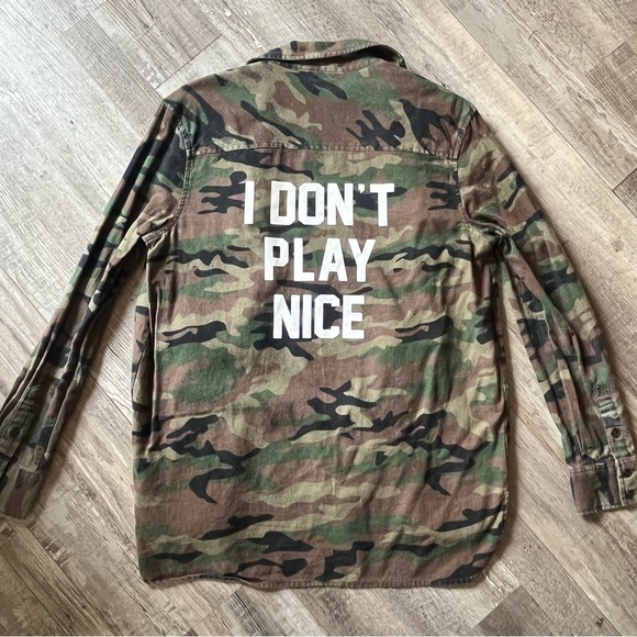 F21 camo “I don’t play nice” button up - Picture 3 of 3
